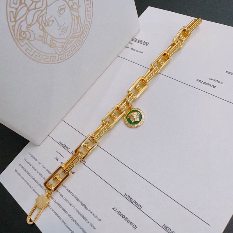 Versace bracelet lyx355